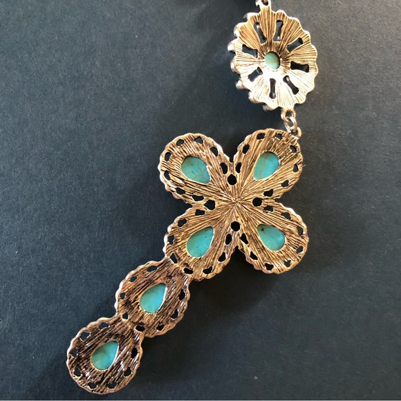 🦋🦋🦋 Faux Turquoise Cross Necklace 🦋🦋🦋 - Picture 12 of 12